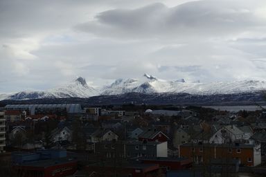 Mountains to the south of Bodö, seen from Rensåsparken. (2015:03:29)