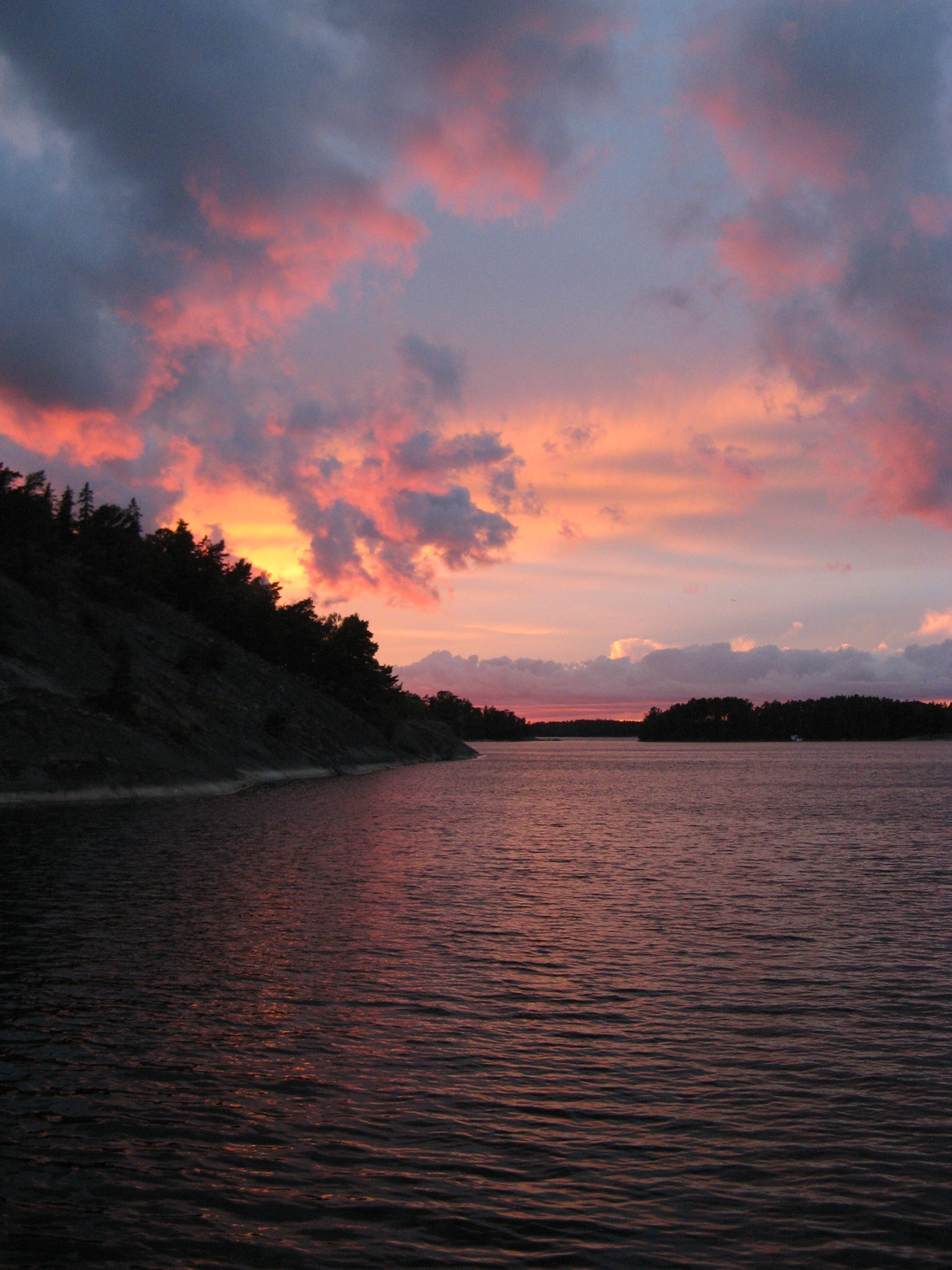 Stockholm Archipelago. Sunset. (2007:09:03)