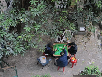 Hong Kong. Mah jong in the courtyard. (2012:12:30)
